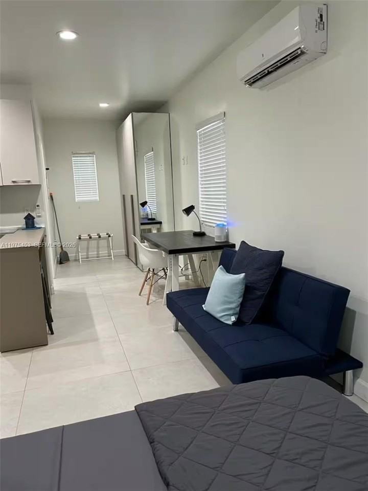 245 Ne 33rd St #207 - Photo 2 of 6