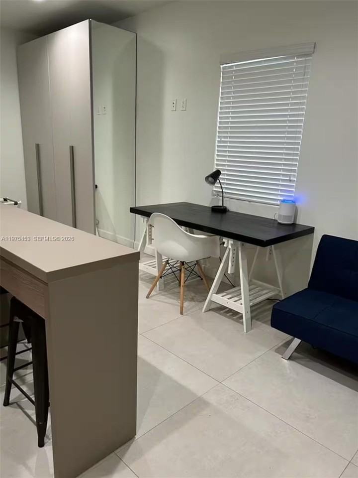 245 Ne 33rd St #207 - Photo 5 of 6