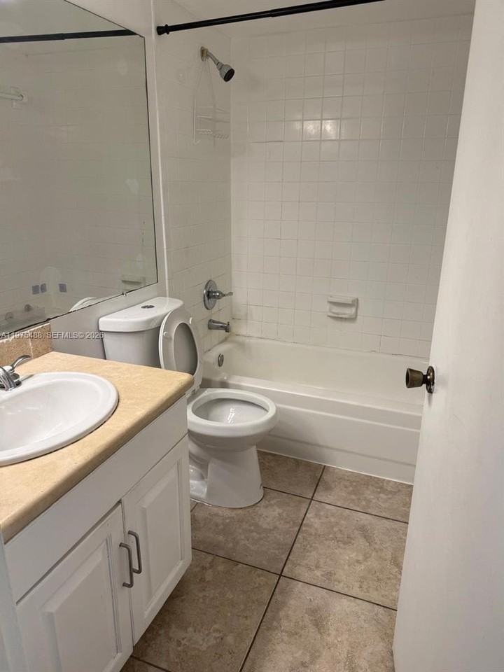 15781 Sw 106th Ter #103 - Photo 6 of 9