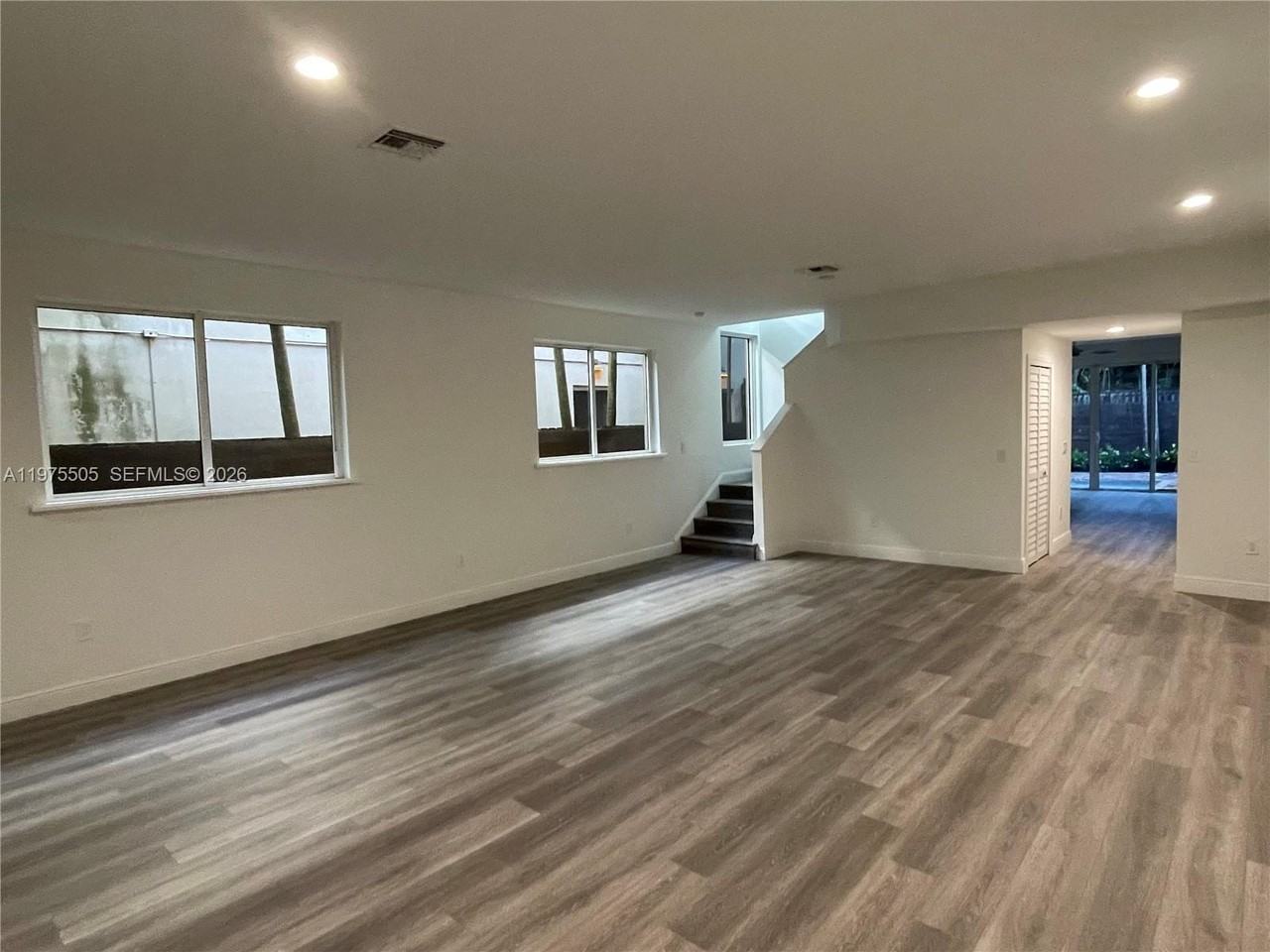 2840 Shipping Ave #2840 - Photo 4 of 29