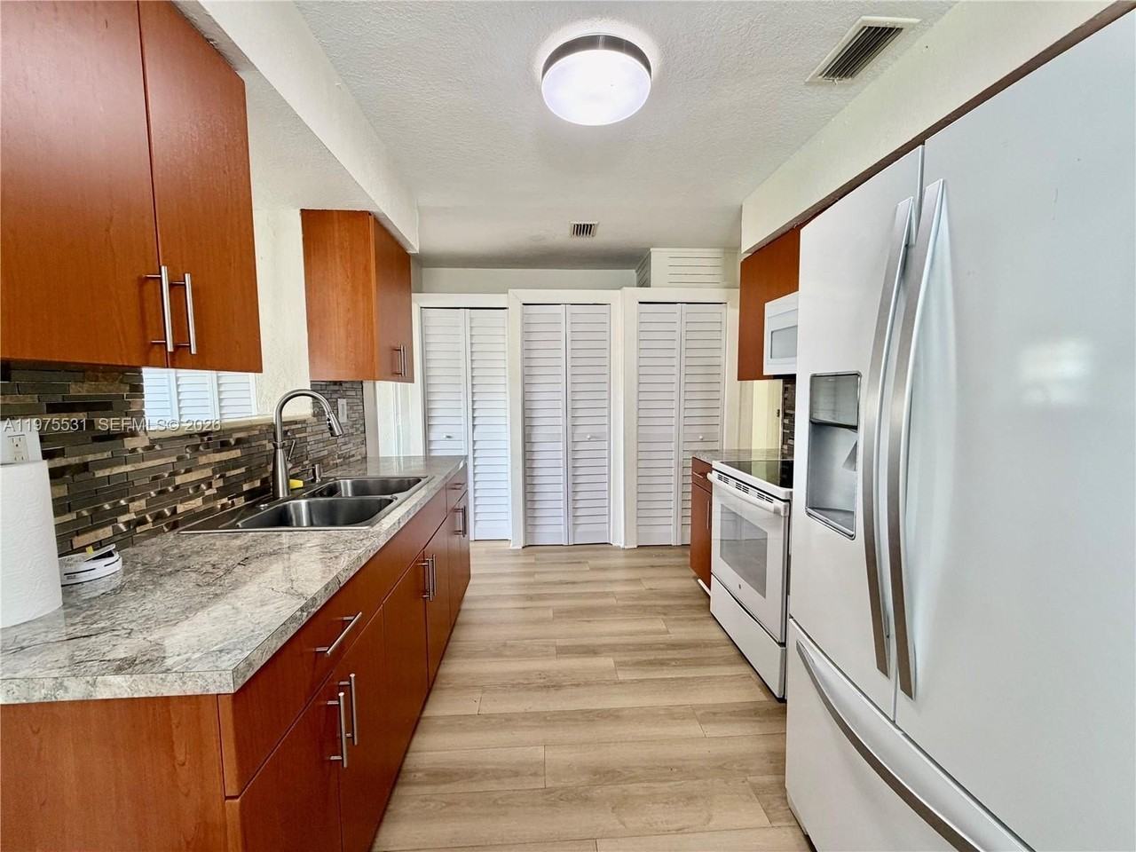 1351 W 34th St - Photo 6 of 14