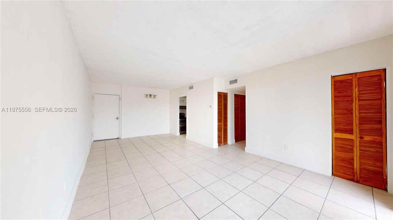 2345 Ne 135th St #210 - Photo 3 of 10