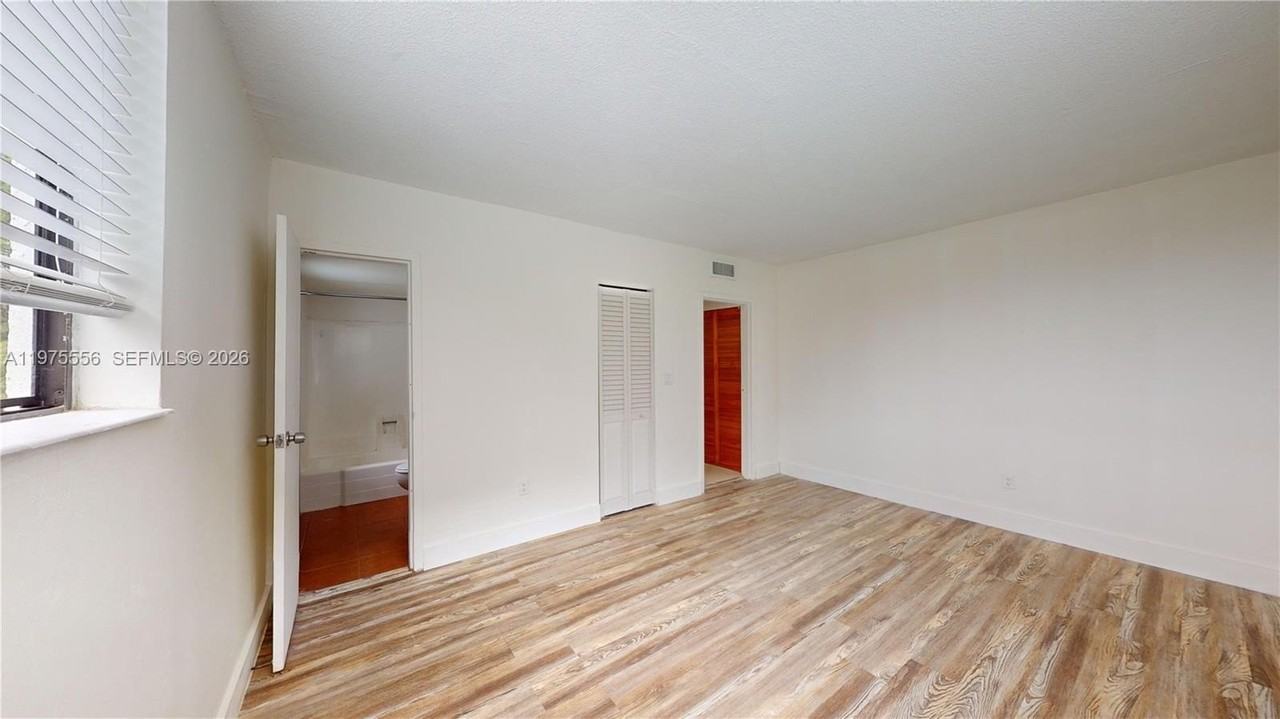 2345 Ne 135th St #210 - Photo 6 of 10