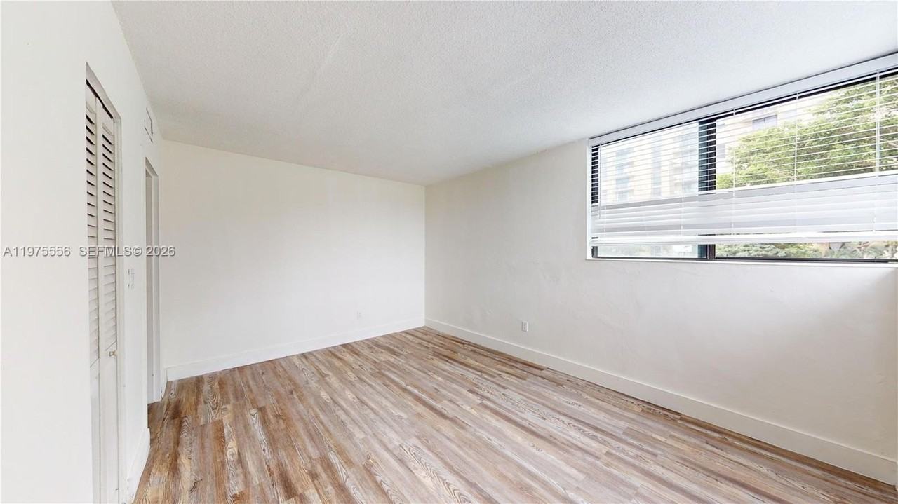 2345 Ne 135th St #210 - Photo 7 of 10