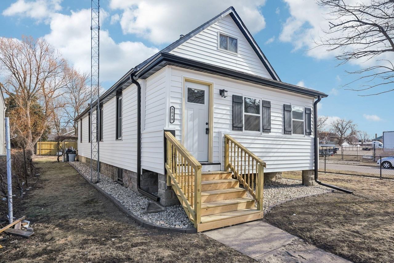 5039 26th Ave - Photo 2 of 25