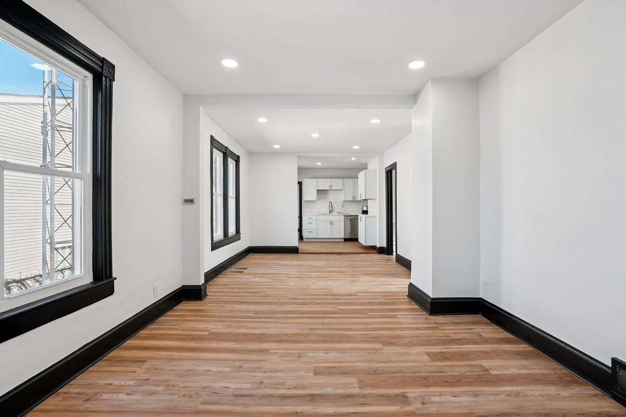 5039 26th Ave - Photo 3 of 25