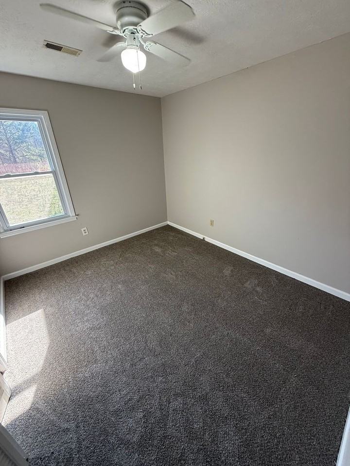 150 Old Airport Rd - Photo 3 of 8
