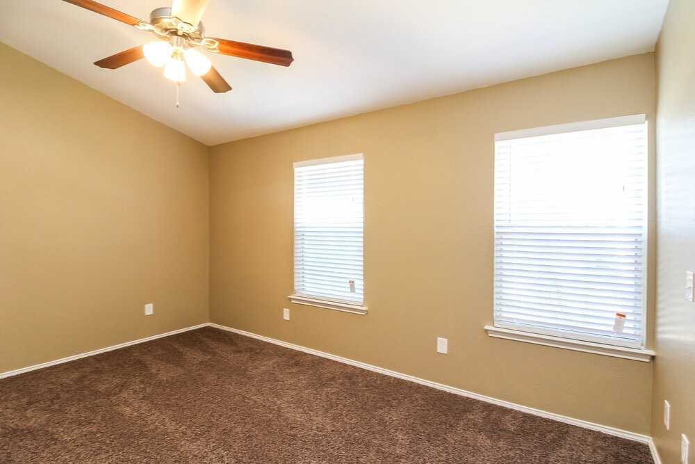 1524 Chapman St - Photo 6 of 15