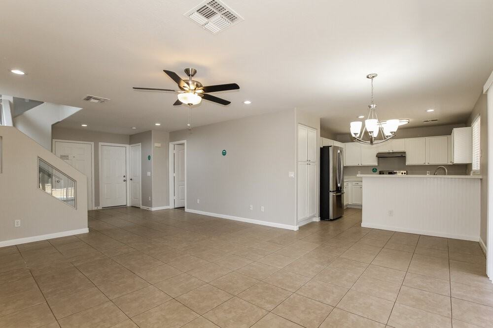 12249 W Larkspur Rd - Photo 6 of 17