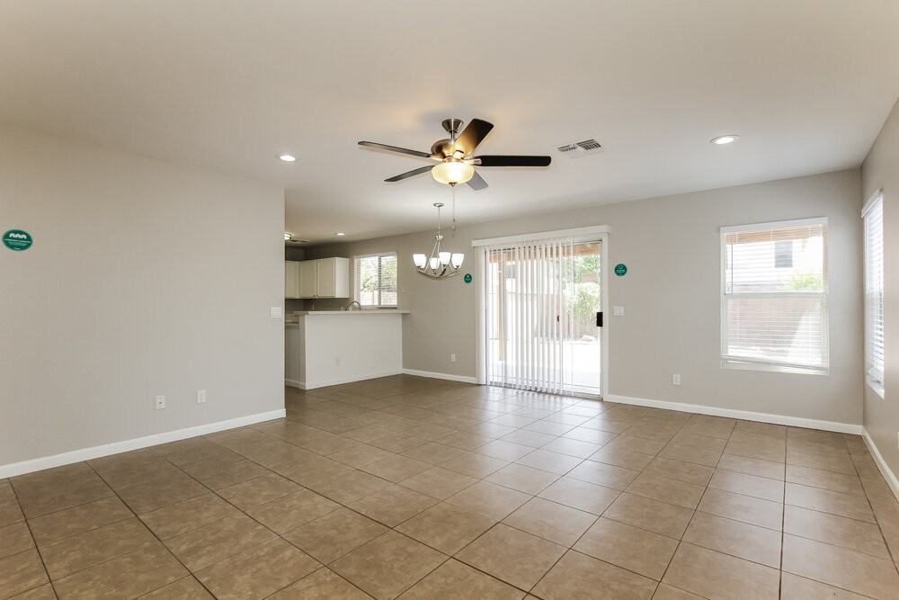 12249 W Larkspur Rd - Photo 7 of 17