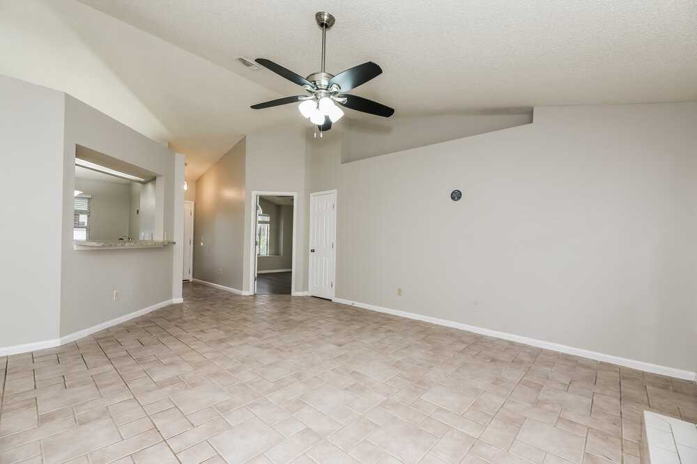1731 Chandelier Cir W - Photo 6 of 19
