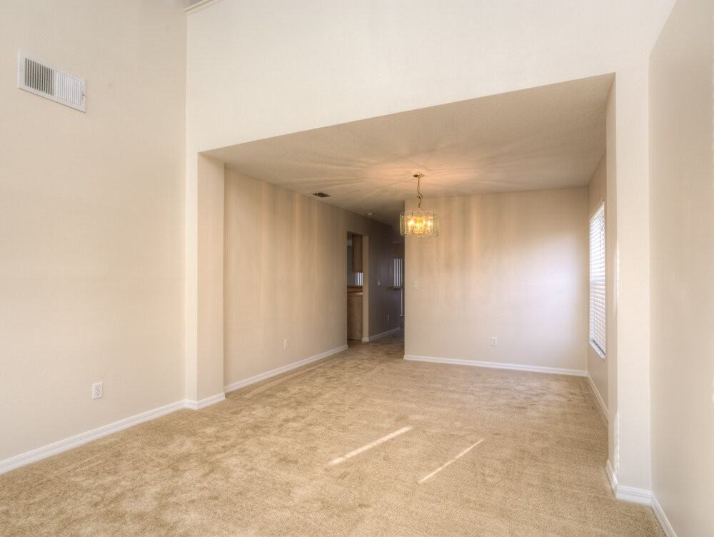 2217 Heathwood Cir - Photo 3 of 37