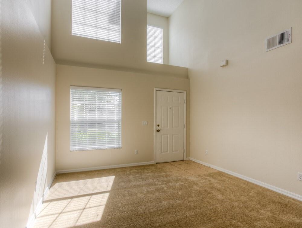 2217 Heathwood Cir - Photo 4 of 37