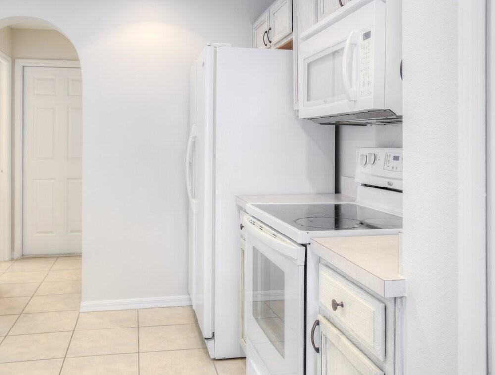 2217 Heathwood Cir - Photo 7 of 37