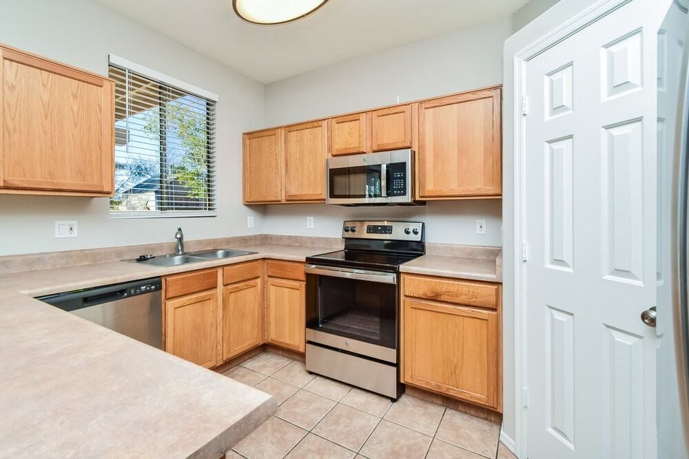 8757 E Chimney Spring Dr - Photo 6 of 17