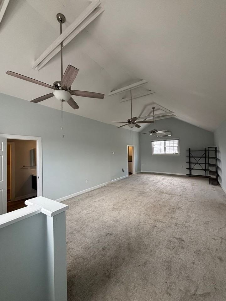 721 King St #D - Photo 2 of 8