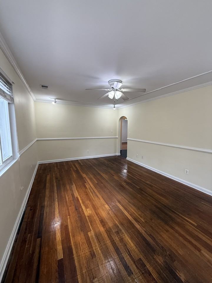 8316 Roanoke AvenueUnit 3 #3 - Photo 3 of 14