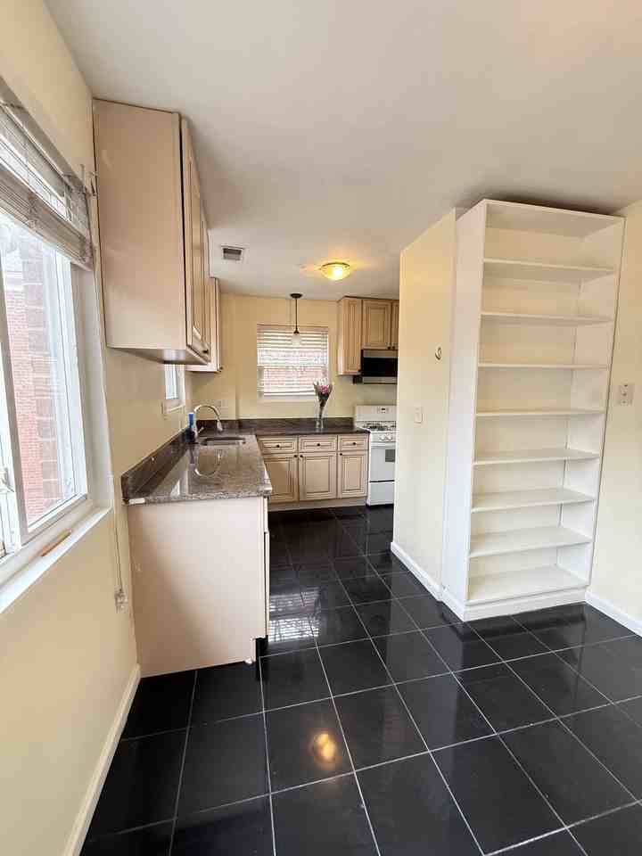 8316 Roanoke AvenueUnit 3 #3 - Photo 6 of 14