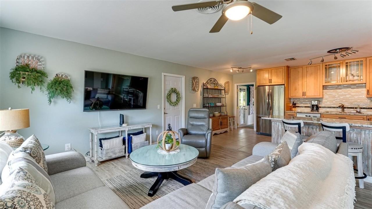 6904 9th Ave Nw - Photo 7 of 33