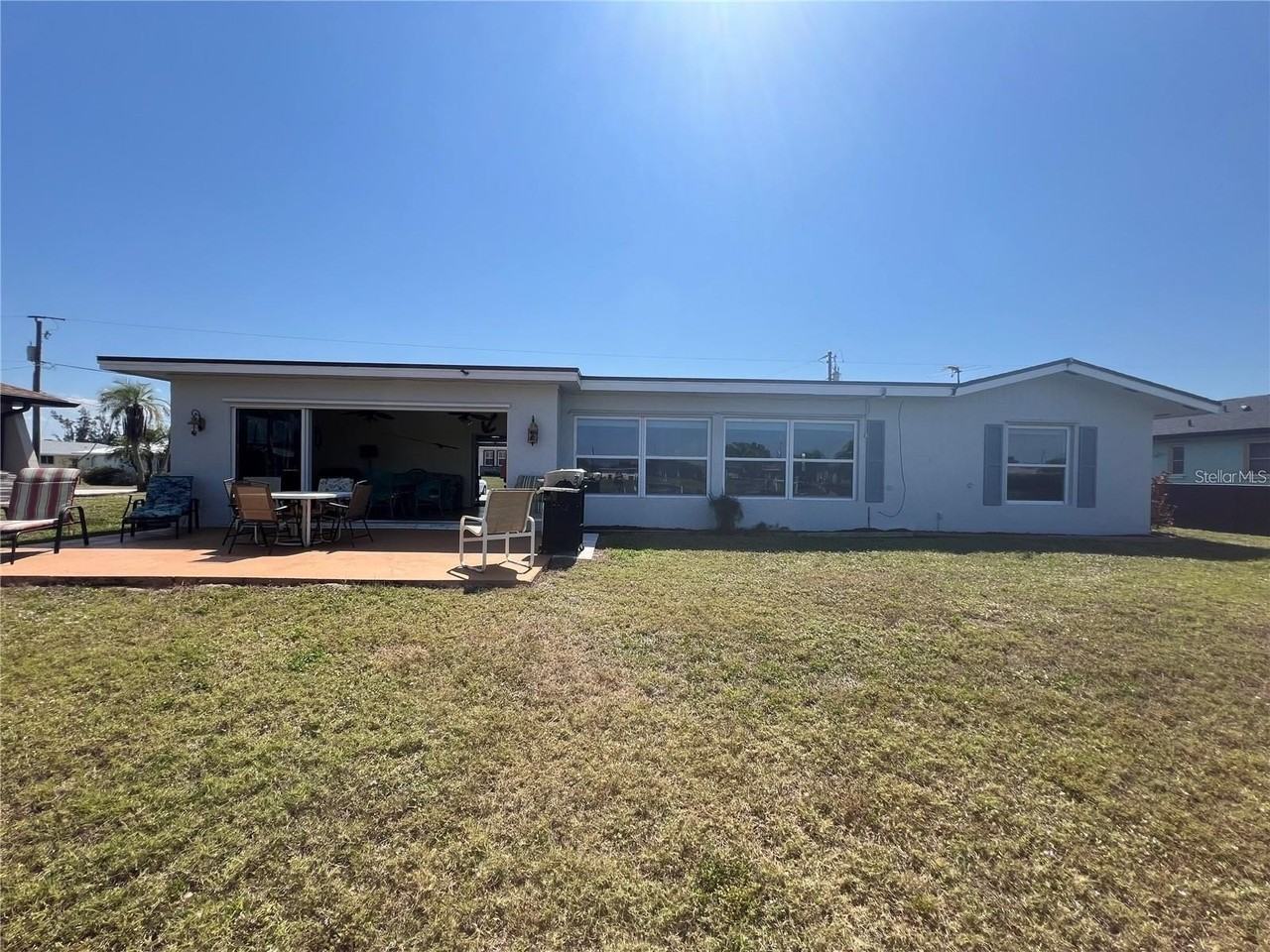 758 Spring Lake Blvd - Photo 2 of 20