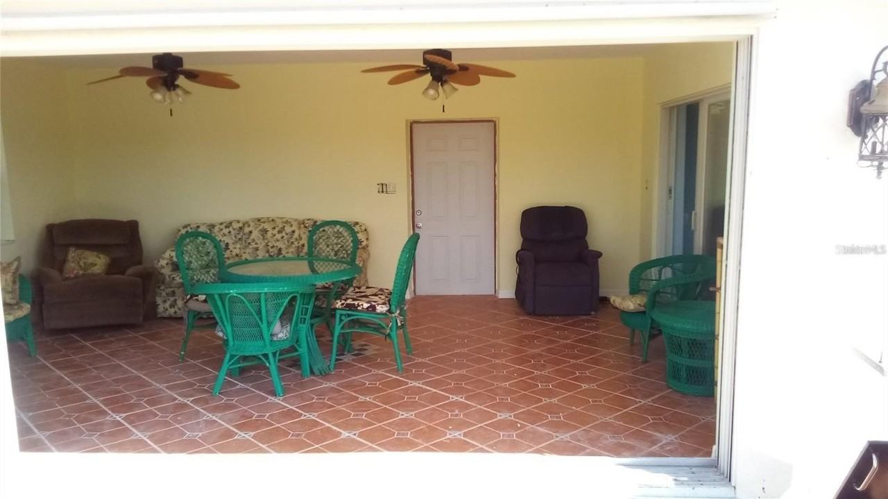 758 Spring Lake Blvd - Photo 6 of 20