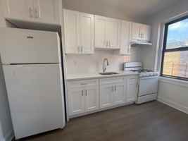 featured image of E 198th St