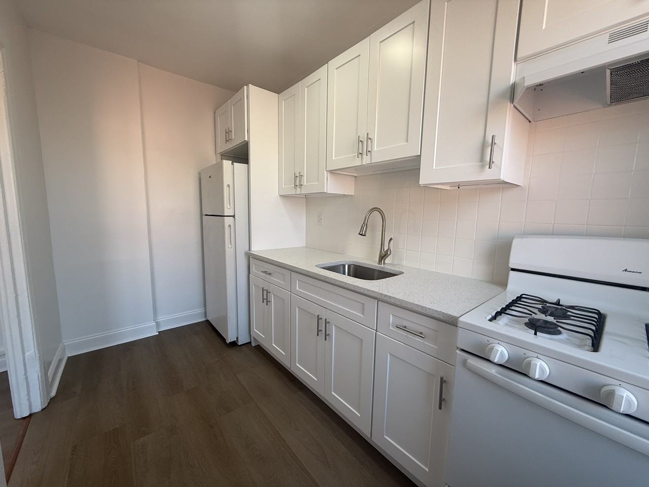 E 198th St - Photo 2 of 9