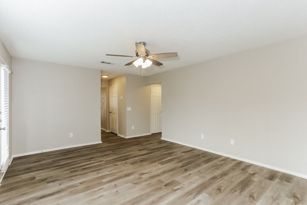 1631 Chapman St - Photo 5 of 17