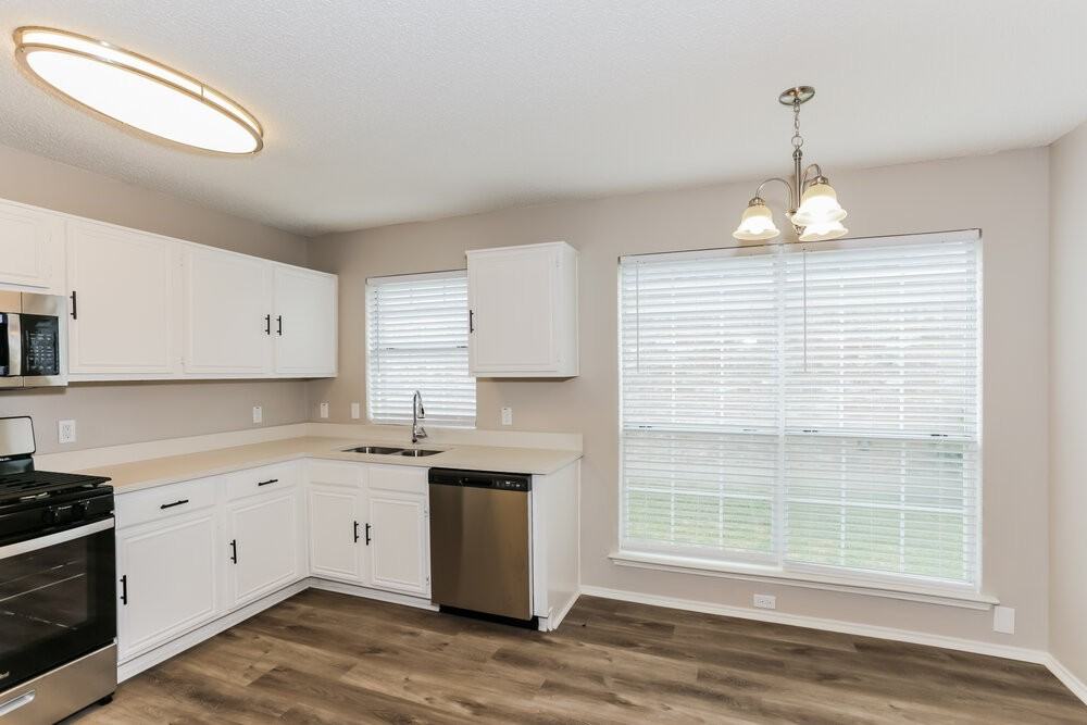 1631 Chapman St - Photo 7 of 17