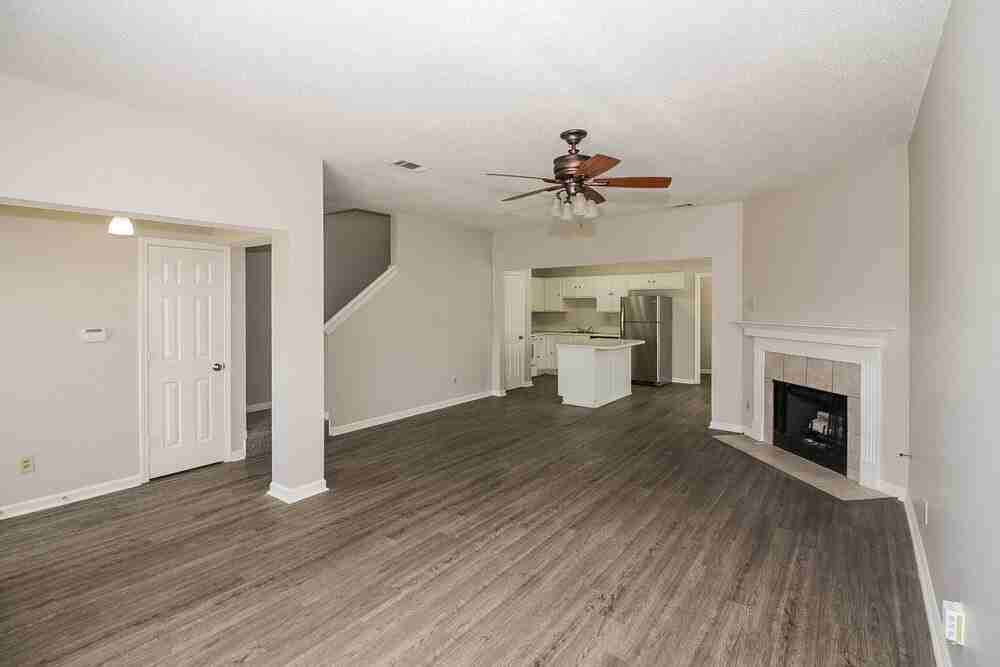 7899 Brady Creek Cv - Photo 4 of 19