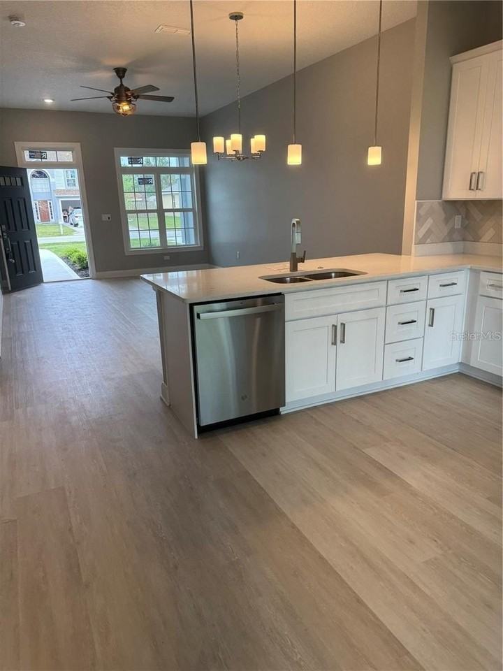 44 Red Mill Dr #B - Photo 5 of 16