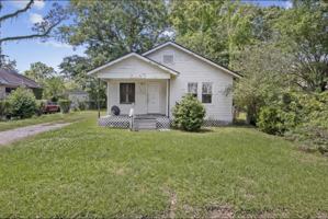 featured image of 104 Sonny St #1