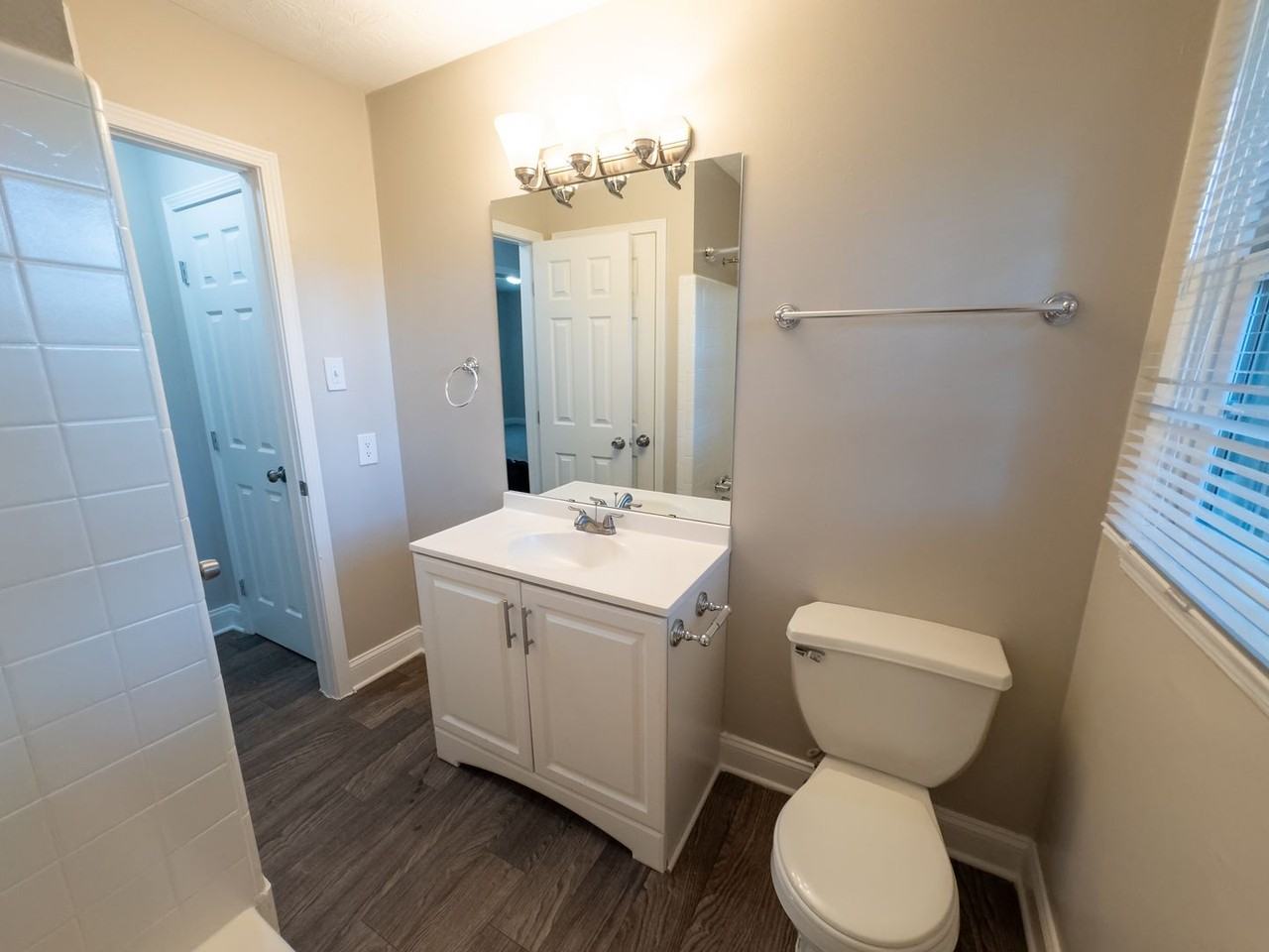 Beautiful Renovated Home Apartments - Photo 7 of 18