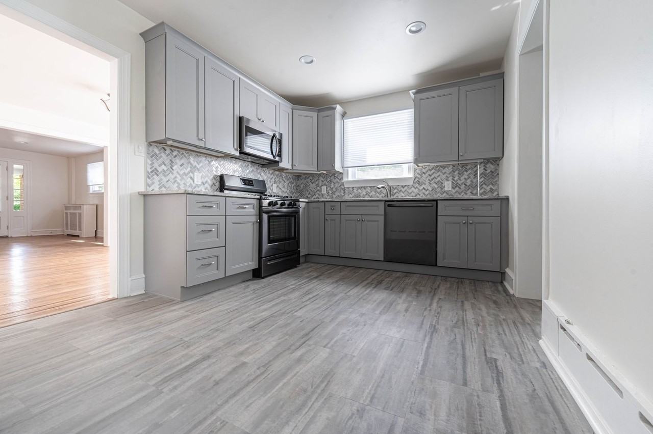 358 E Spring Ave - Photo 4 of 20