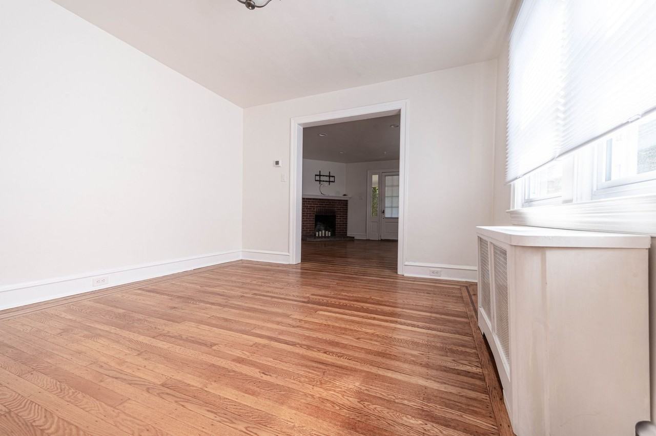 358 E Spring Ave - Photo 5 of 20