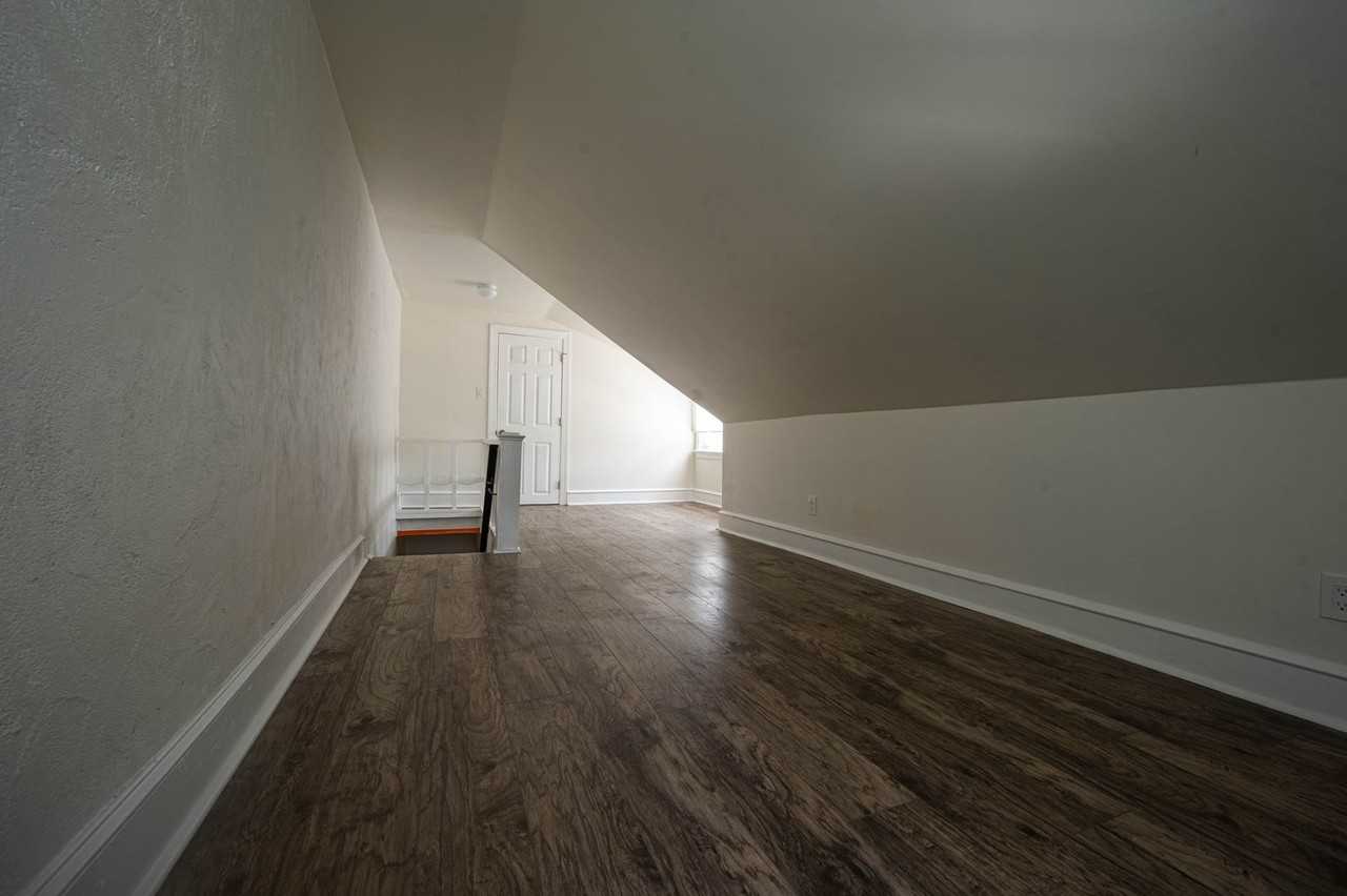 358 E Spring Ave - Photo 6 of 20