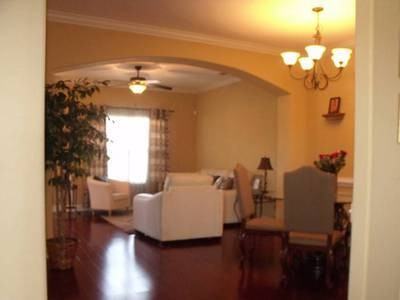 922 Oak Crest Dr - Photo 2 of 15