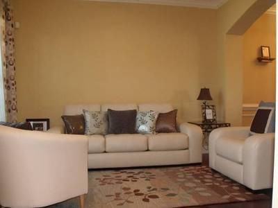 922 Oak Crest Dr - Photo 3 of 15