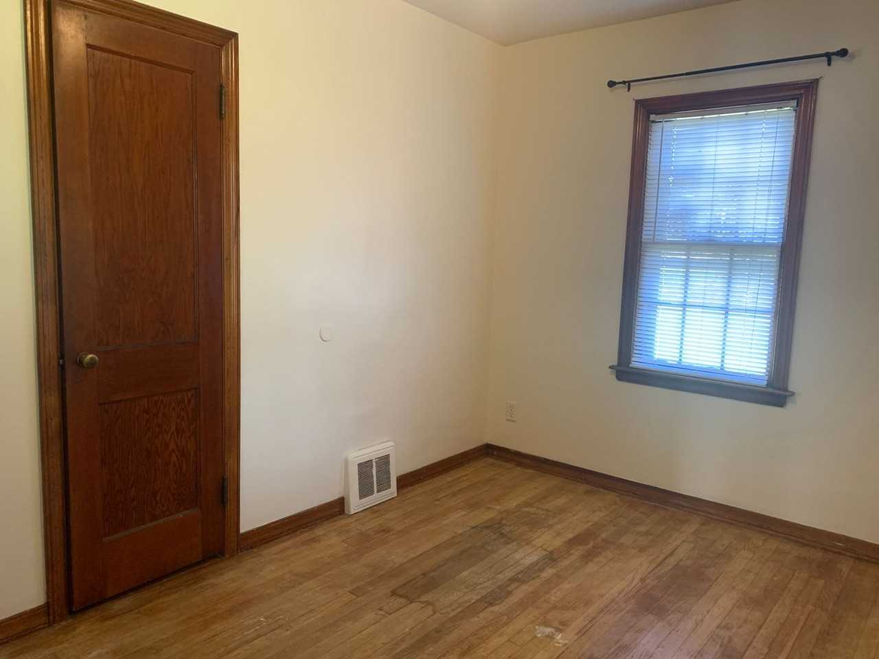 246 Marion Ave Sw - Photo 7 of 14