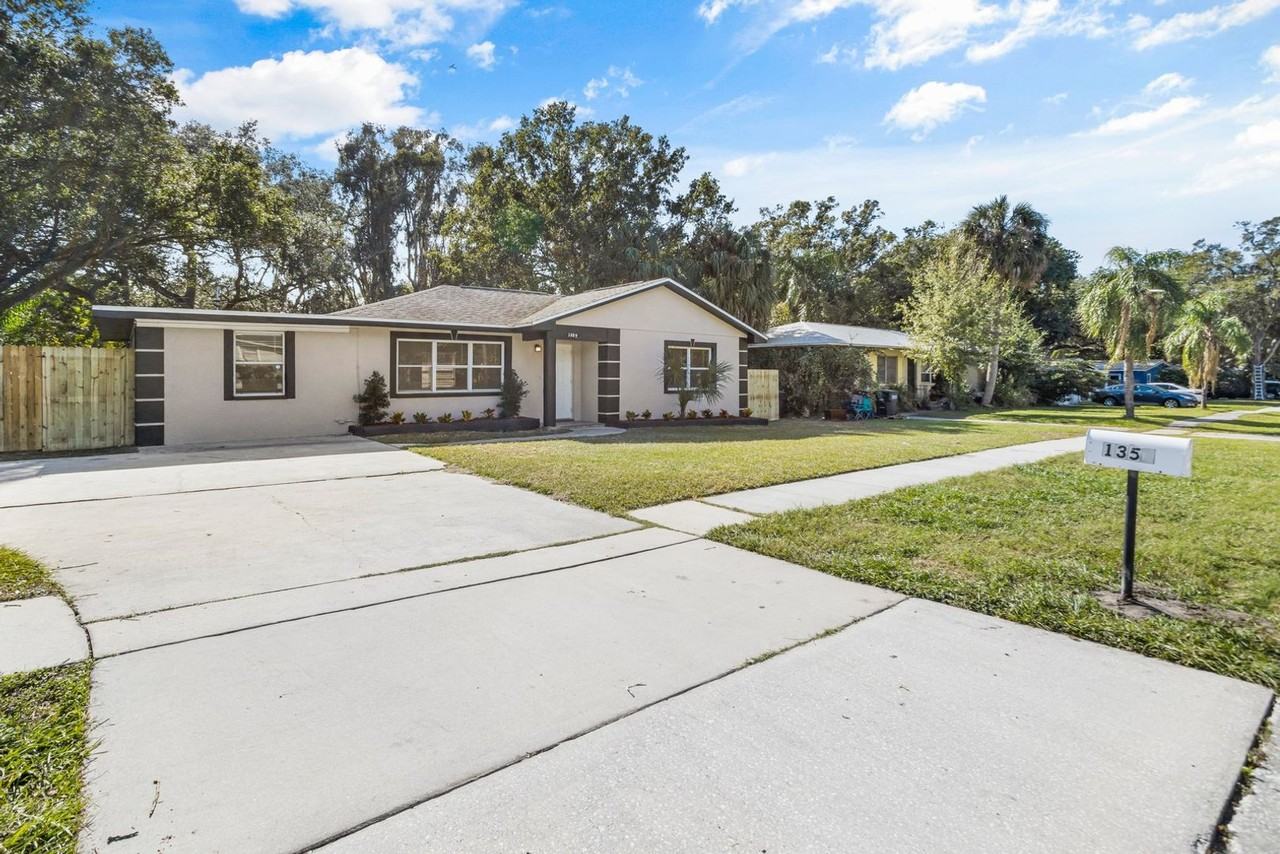 1357 Overlea St - Photo 2 of 30