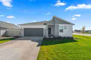 featured image of 12807 Carkhill St