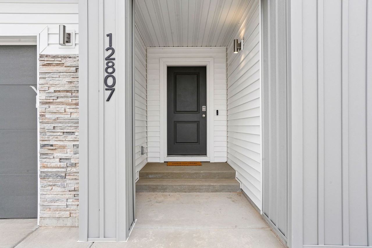 12807 Carkhill St - Photo 3 of 18