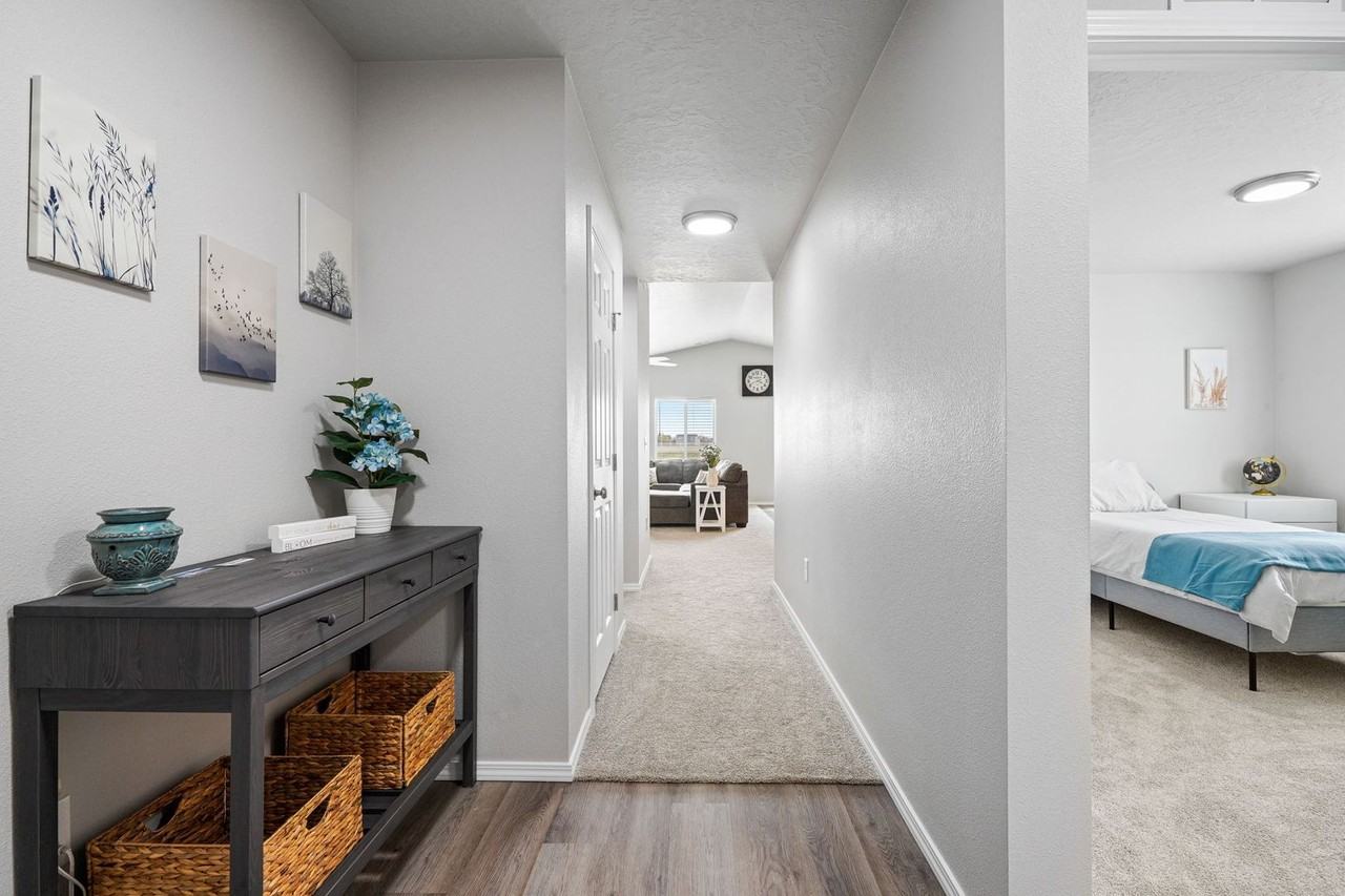 12807 Carkhill St - Photo 7 of 18