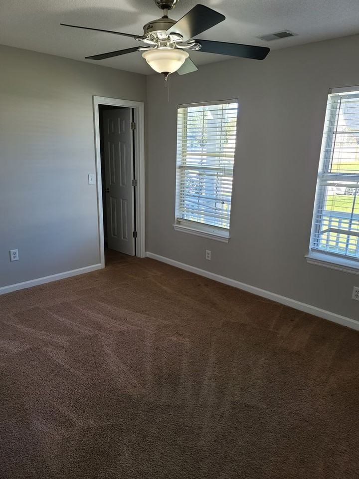 507 Stratton Ct - Photo 6 of 21