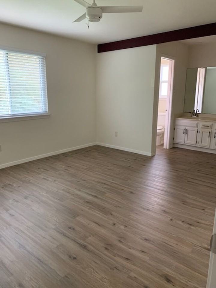 12302 Wycliff Ln - Photo 6 of 9