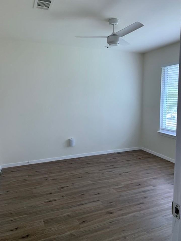 12302 Wycliff Ln - Photo 7 of 9