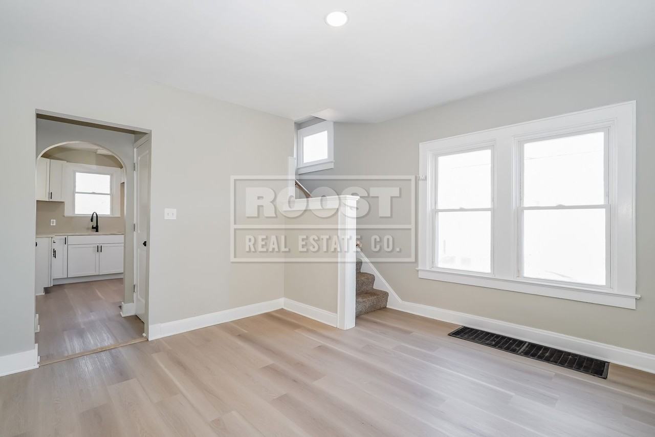 1239 S Champion Ave - Photo 4 of 10