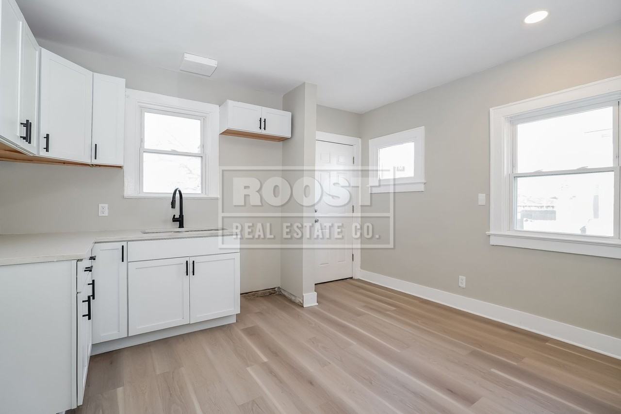 1239 S Champion Ave - Photo 5 of 10