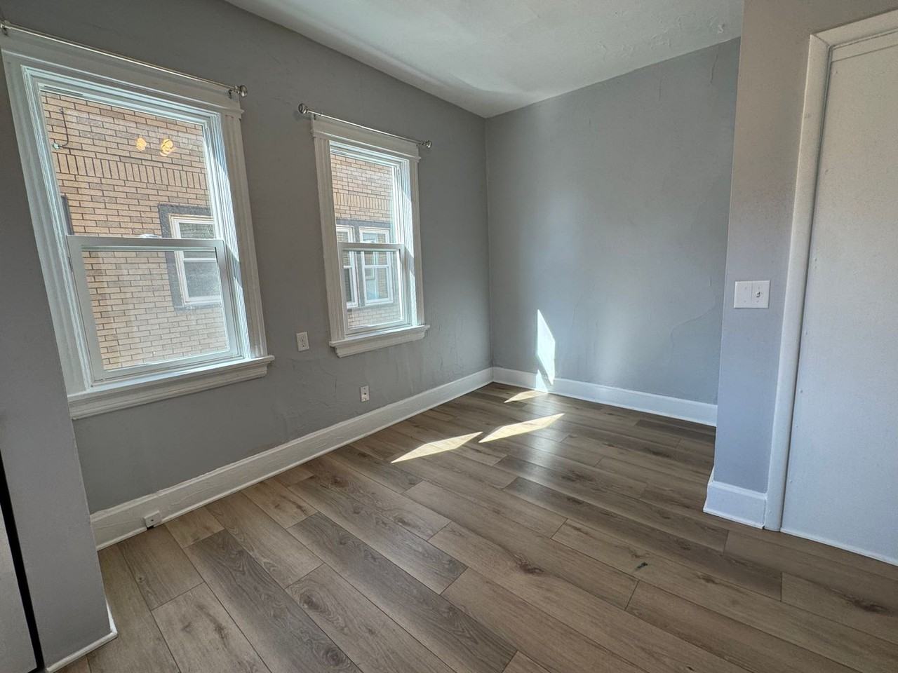 2027 E Washington Ave. - Photo 5 of 22