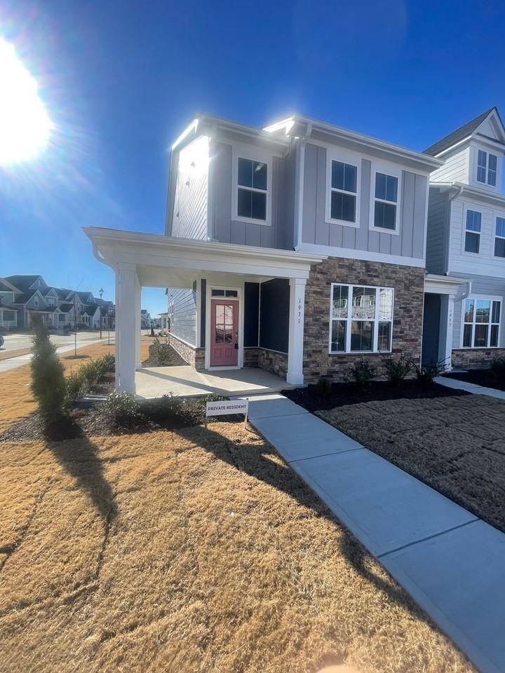 1931 Plott Balsam Dr - Photo 2 of 30